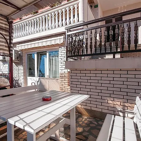 Stunning In With Wifi Apartment Pula