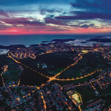 Stunning In With Wifi Apartment *