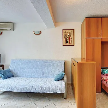 Appartement Beautiful In With Kitchen